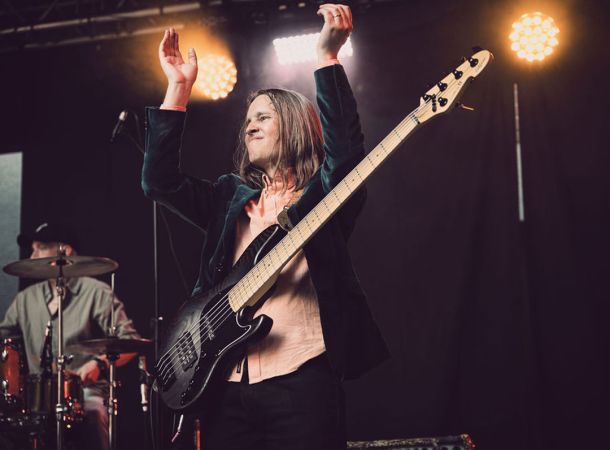 Robin base Exit stage left