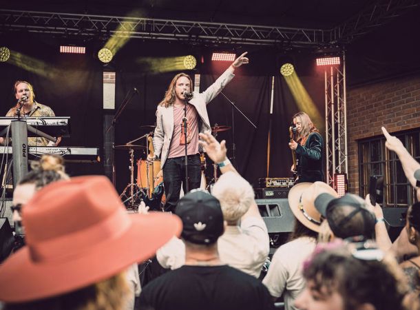 Exit Stage Left at a konsert